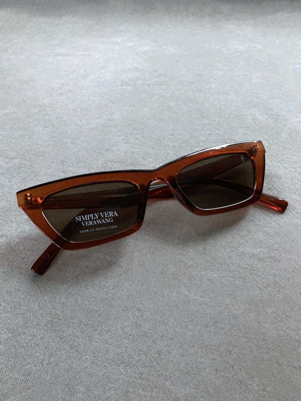 Simply Vera, Vera Wang, FATIMA amber Sunglasses, Weekender Travel Shades, NWOT